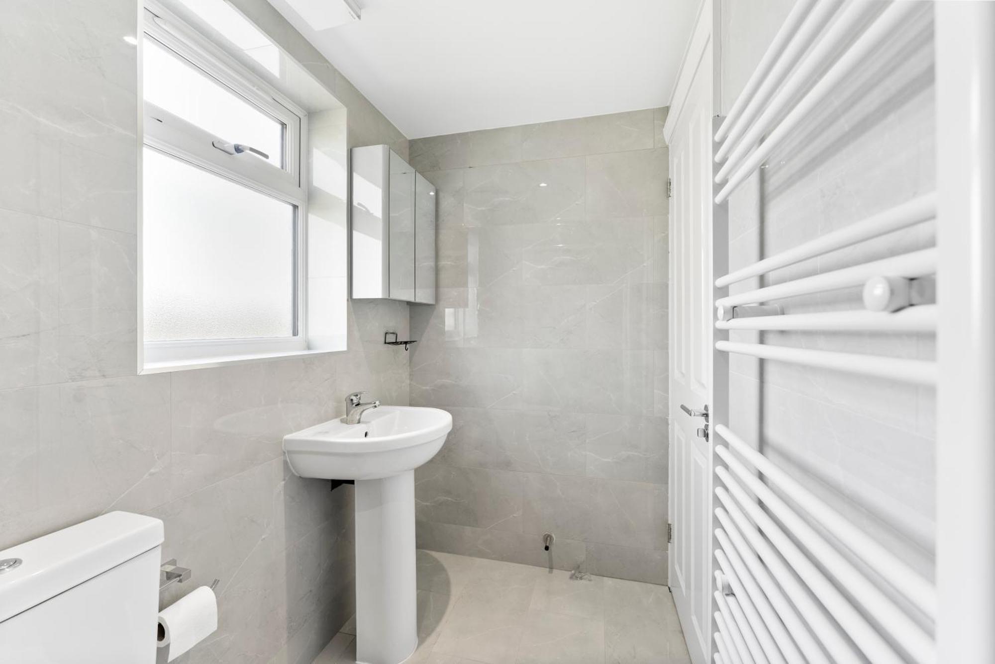 Stylish Wembley Gem - Parking -Sleeps 14 لندن المظهر الخارجي الصورة